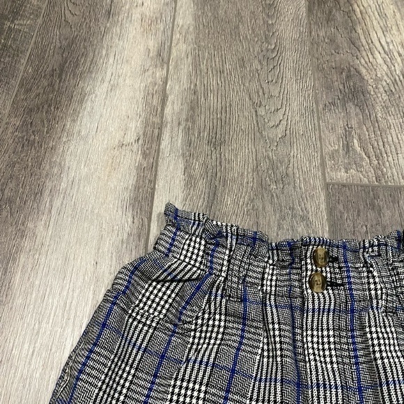 American Eagle Plaid Paper‎ Bag Shorts - Picture 2 of 12